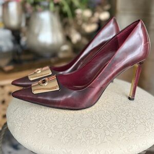 Vintage COACH leather Burgundy Stiletto Heels pumps gold detail